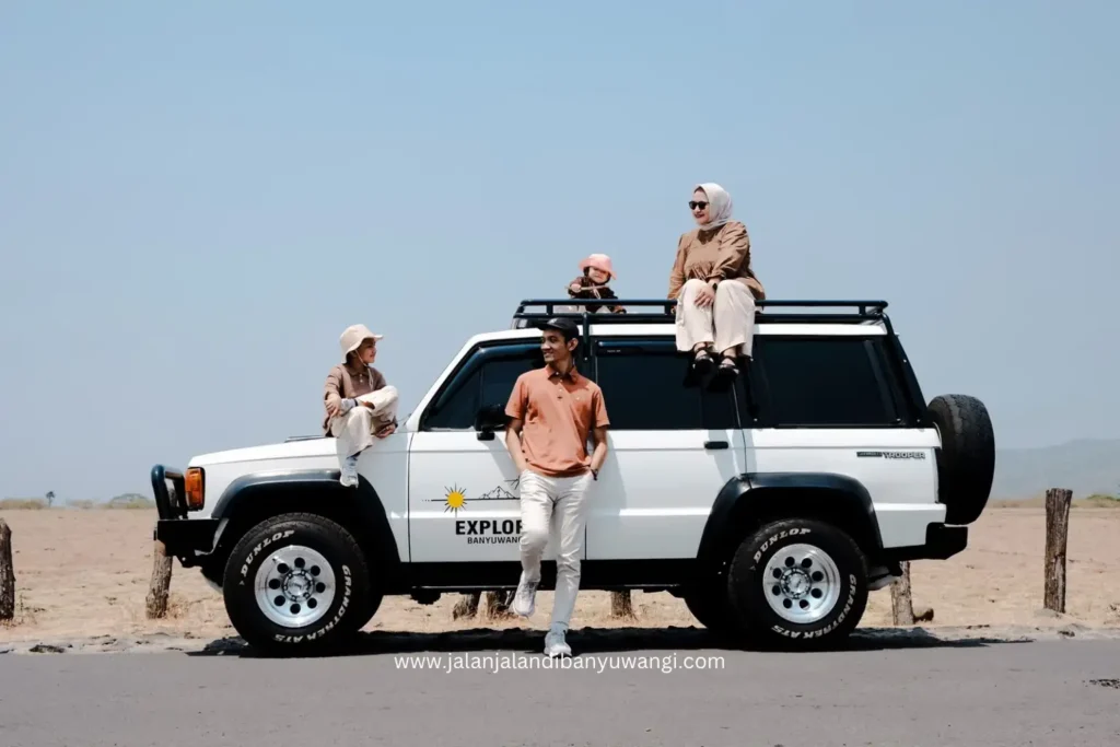 Safari jeep Baluran Banyuwangi